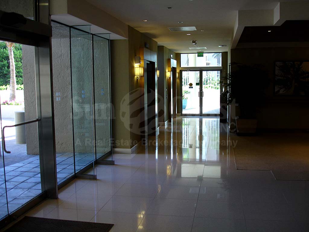 Vistas Lobby and Elevator